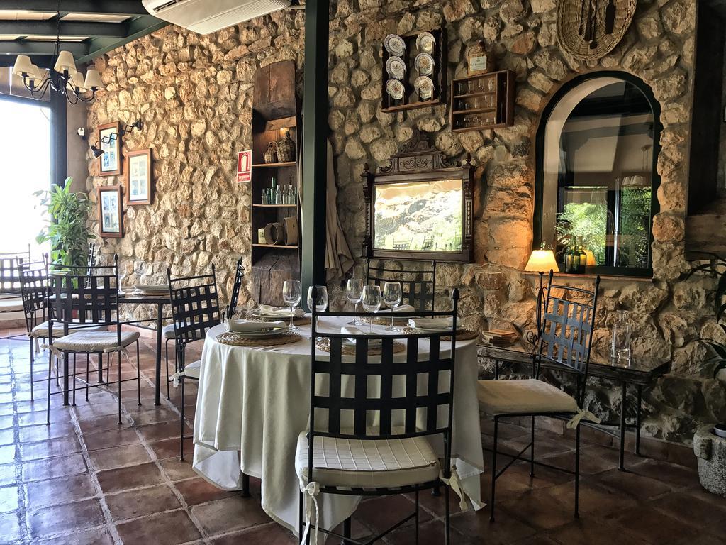 CALERILLA Hotel Burunchel Buitenkant foto